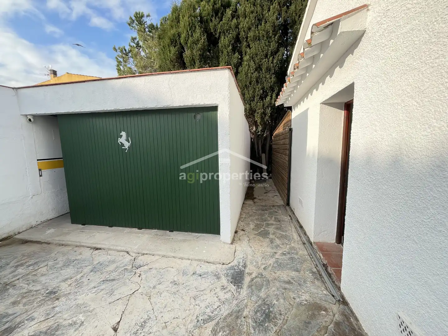 Vista exterior de Casa o xalet en venda en Castelló d'Empúries amb Aire condicionat, Parquet i Piscina