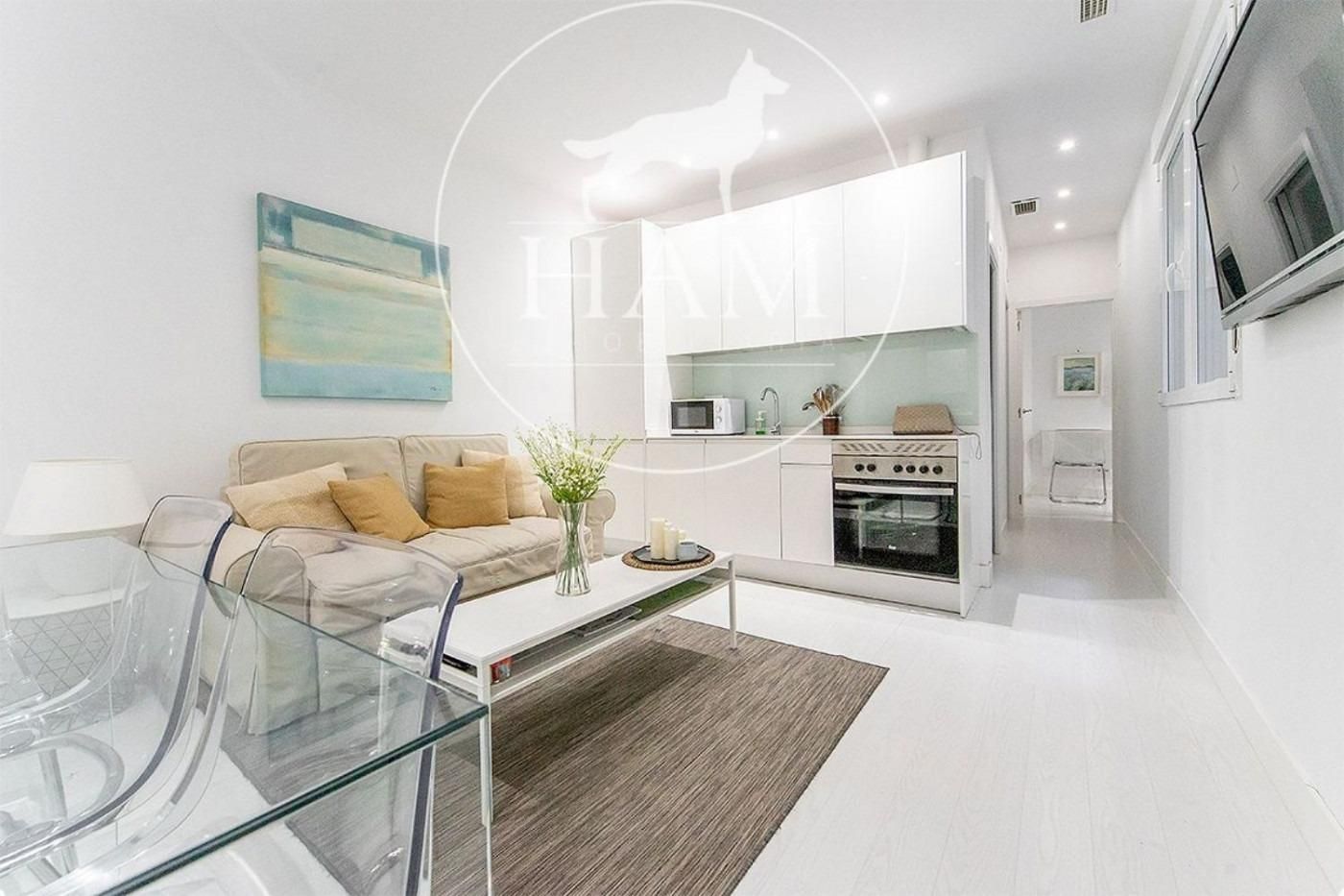 Living room of Premises for sale in  Madrid Capital