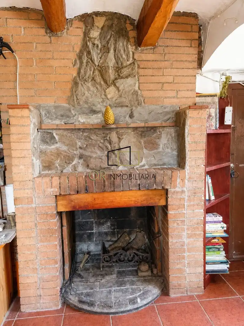 Houses for sale in Mediona  with Private garden and Storage room
