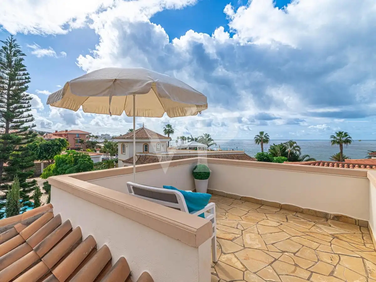 Houses for sale in Playa del Duque
