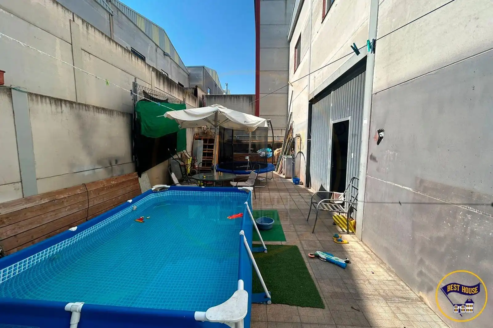 Piscina de Nau industrial en venda en Cuenca