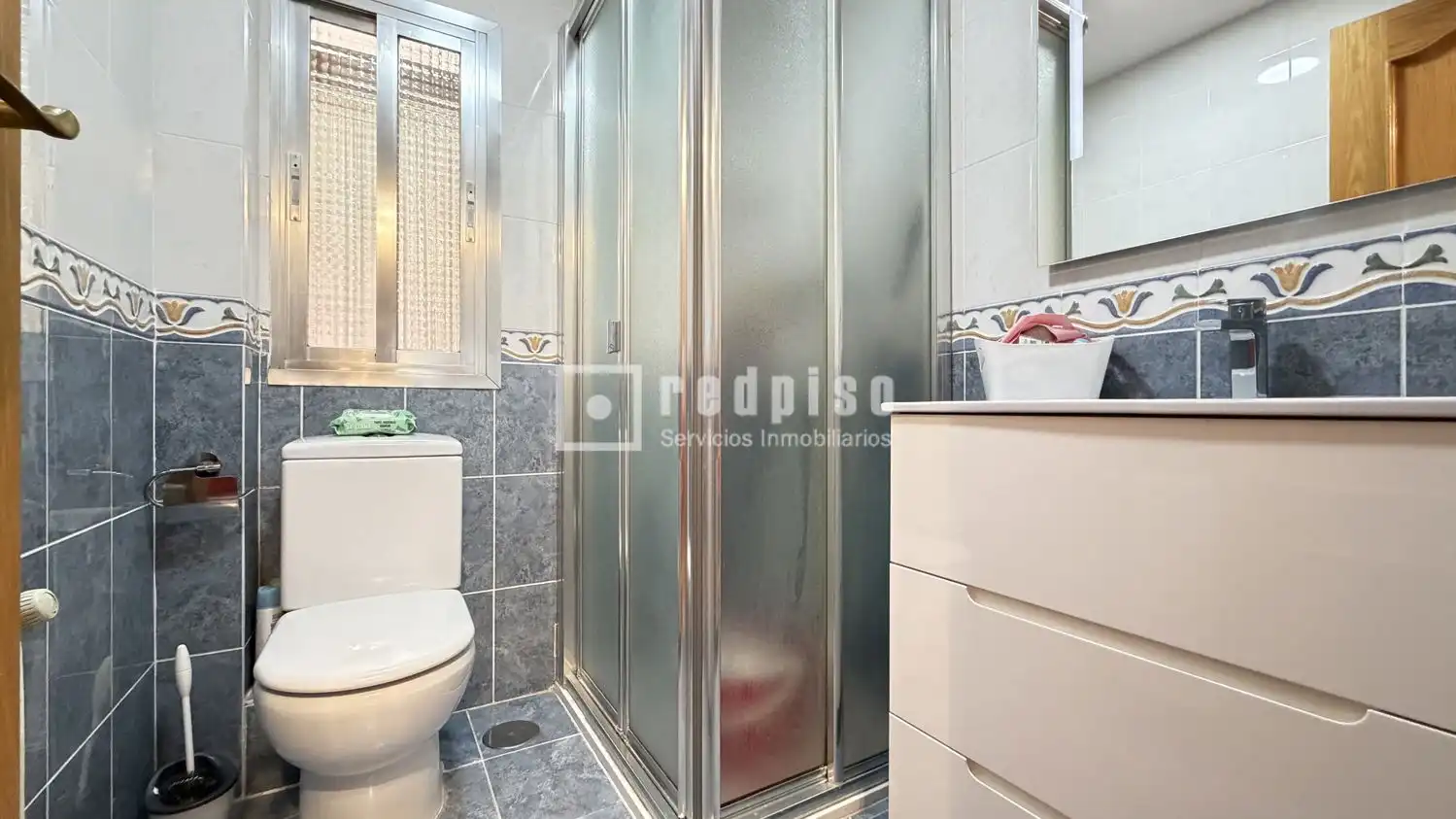 Bathroom of Flat for sale in Leganés  with Air Conditioner and Heating