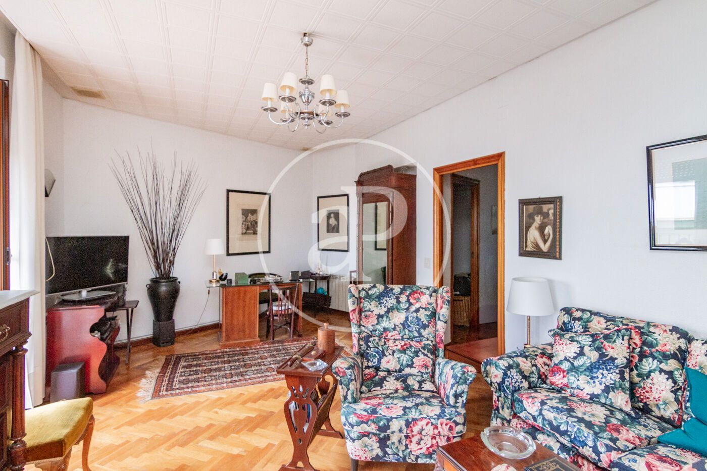 Sala de estar de Piso en venta en  Madrid Capital con Calefacción, Trastero y Balcón