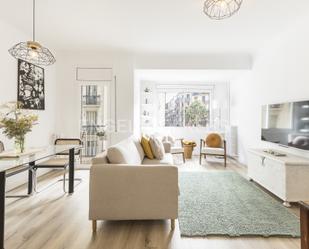 Sala d'estar de Apartament de lloguer en  Barcelona Capital amb Aire condicionat, Calefacció i Parquet