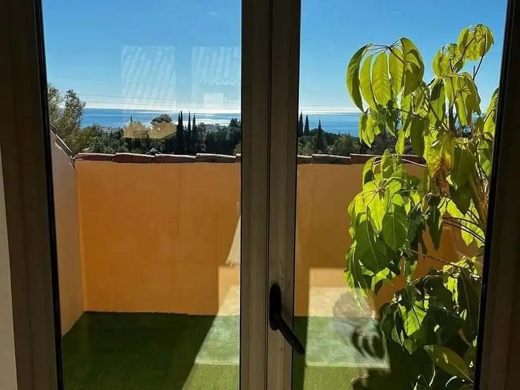 Vista exterior de Oficina en venta en Marbella con Calefacción y Terraza
