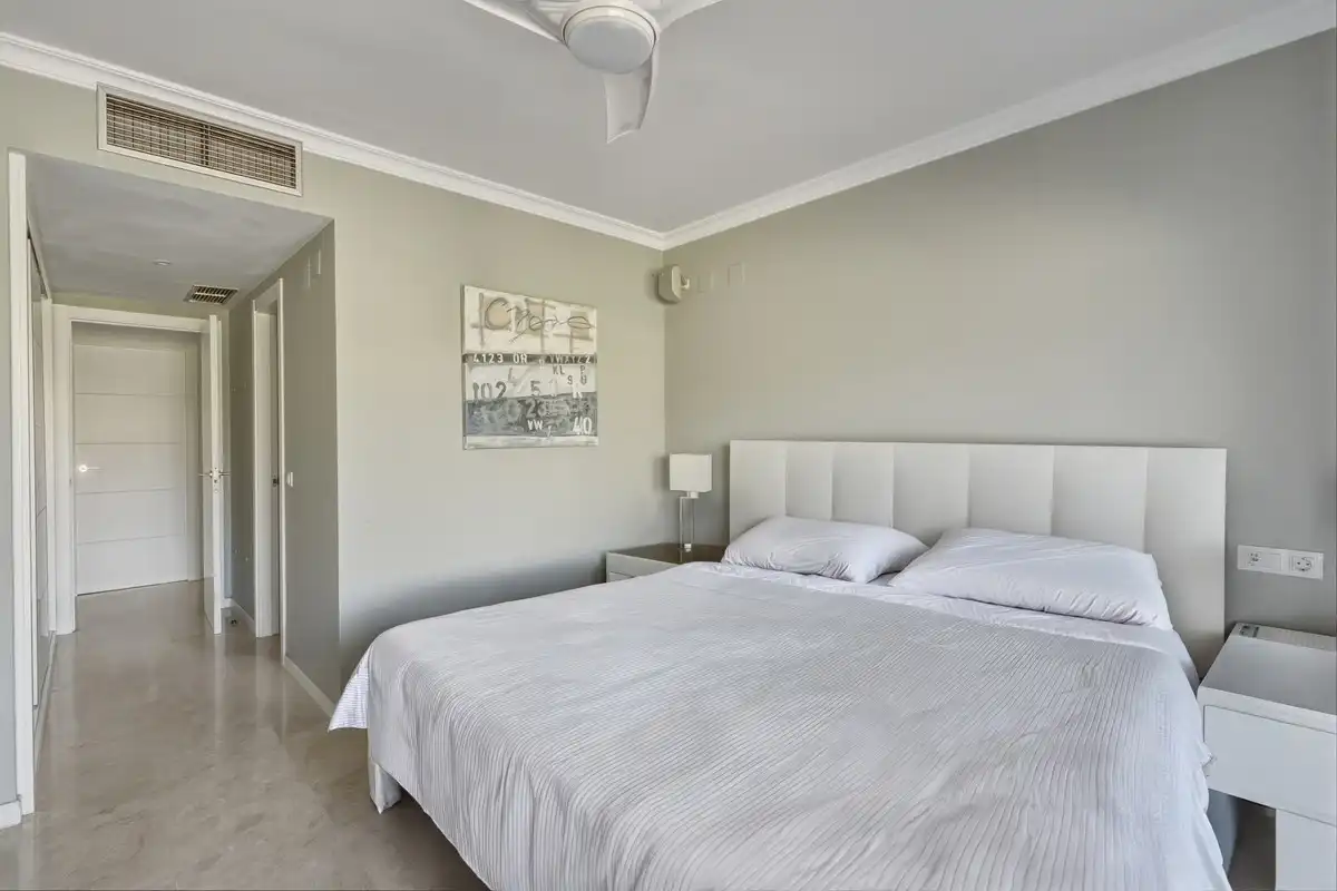 Habitación de Apartamento en venta en Marbella con Aire acondicionado, Calefacción y Terraza