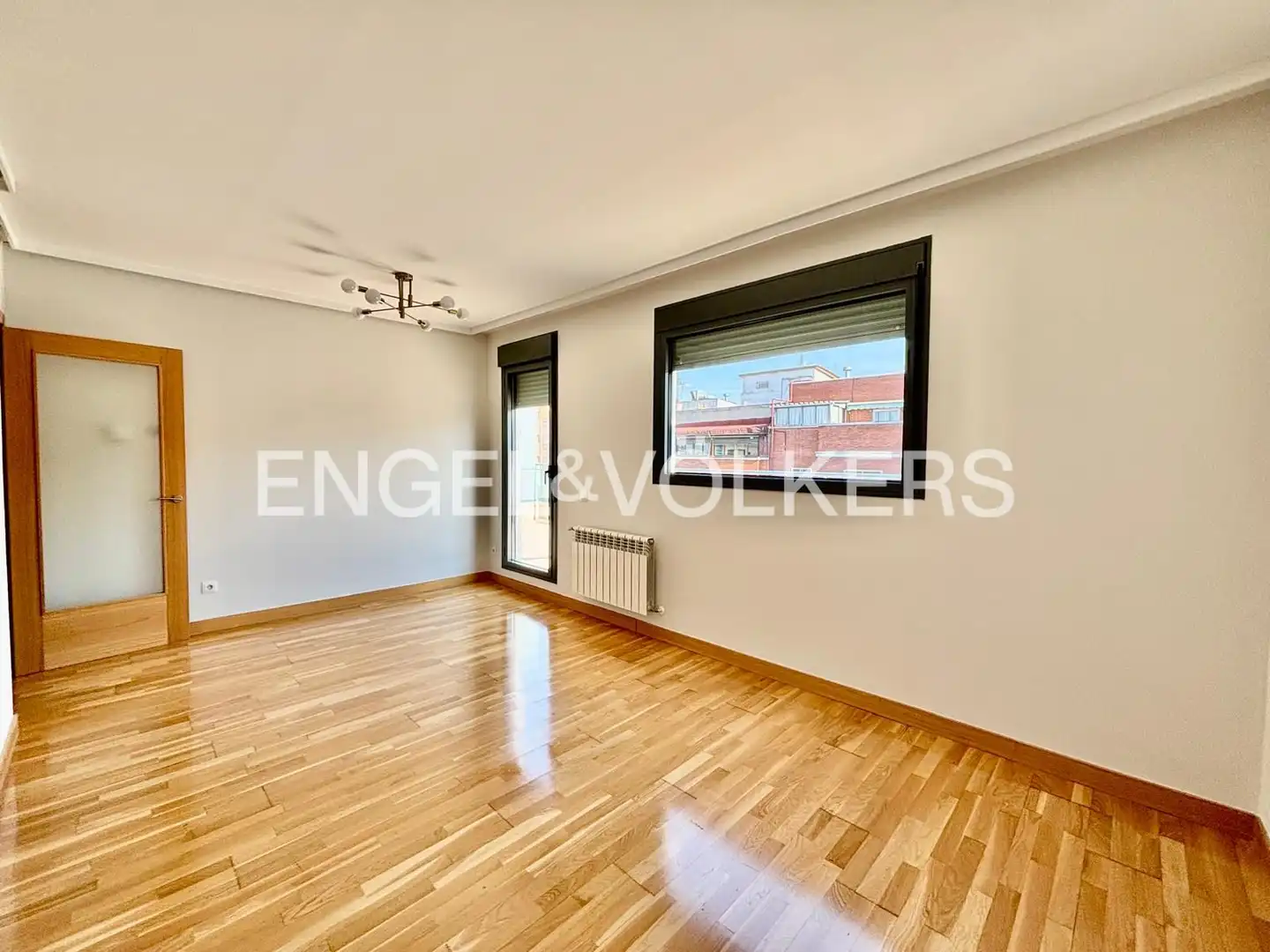 Sala d'estar de Àtic de lloguer en Madrid amb Aire condicionat, Calefacció i Parquet