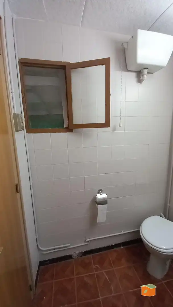 Bany de Casa adosada en venda en Godall amb Traster i Moblat