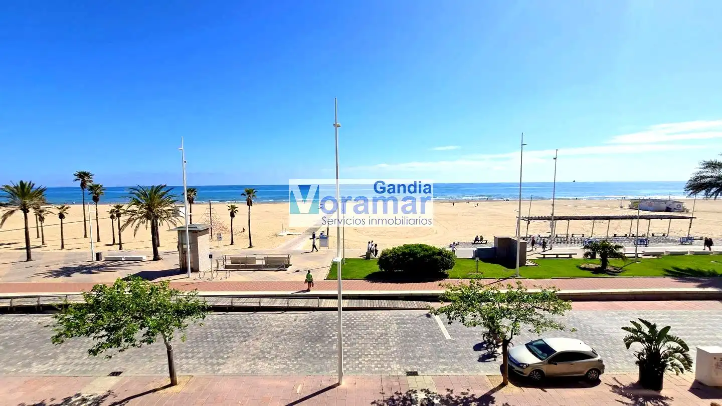 Außenansicht von Wohnungen zur Miete in Gandia mit Klimaanlage, Terrasse und Möbliert