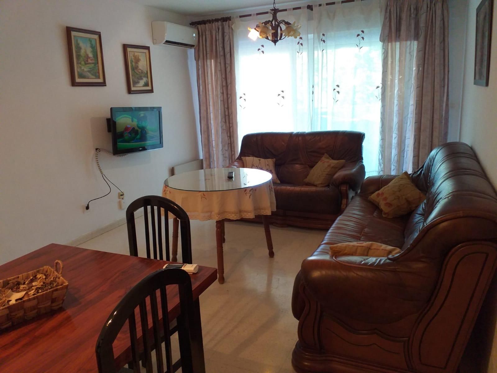 Living room of Flat to rent in  Granada Capital  with Air Conditioner and Balcony
