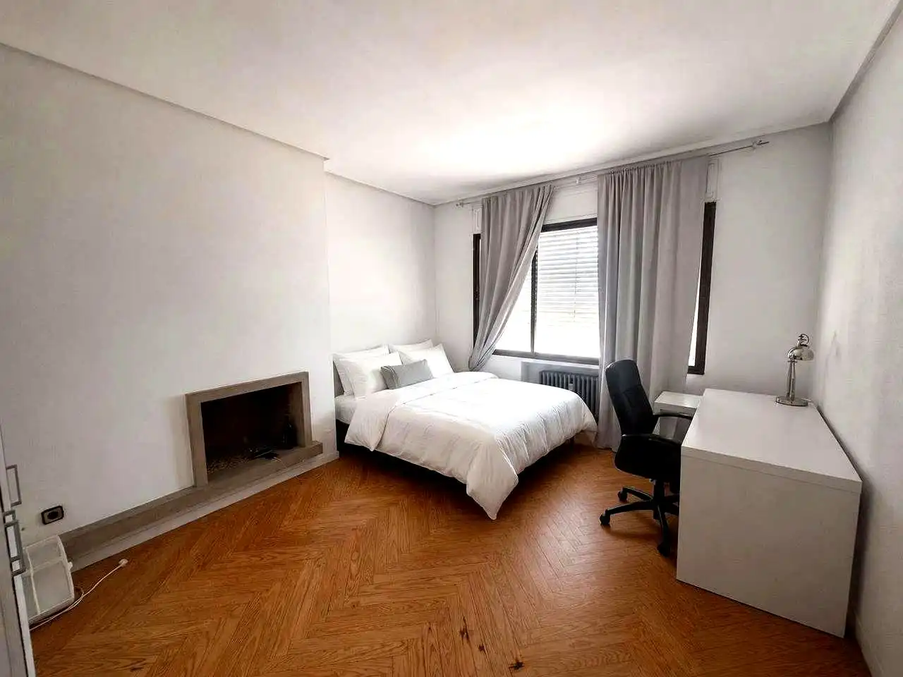 Bedroom of Flat for rent in Madrid  with Air Conditioner, Heating and Terrace