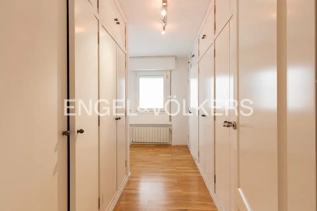 Piso en venta en Valencia con Aire acondicionado, Calefacción y Parquet
