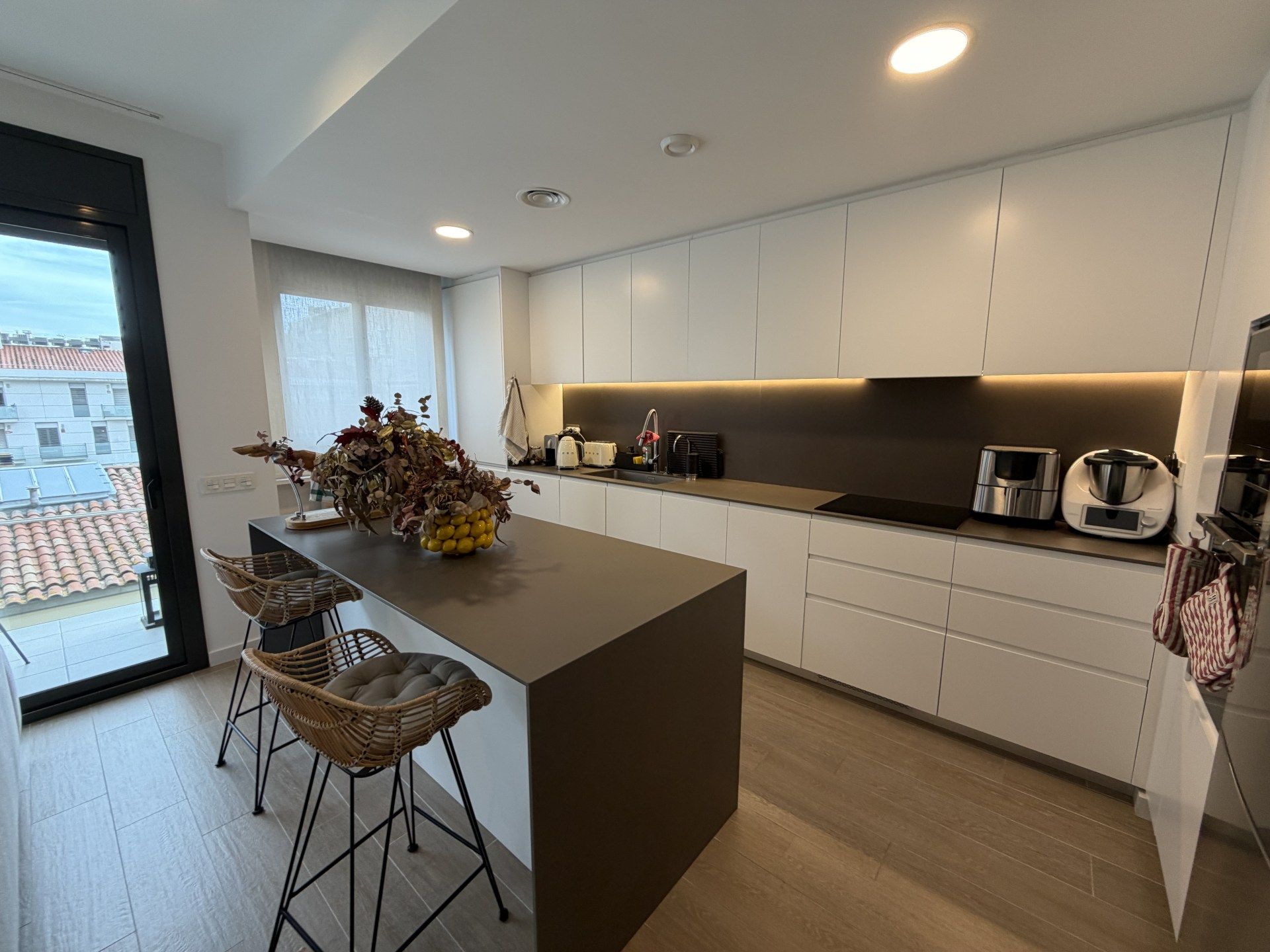 Kitchen of Flat for sale in Girona Capital  with Air Conditioner, Heating and Storage room