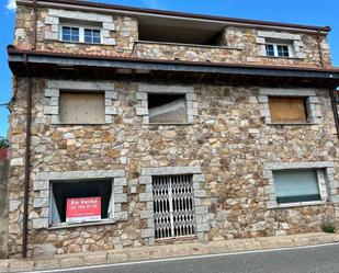 Vista exterior de Casa adosada en venda en Rionegro del Puente