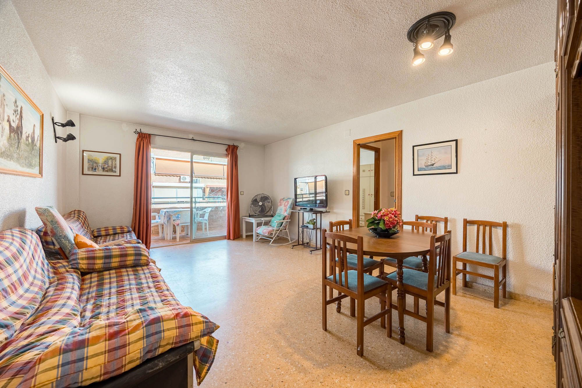 Living room of Flat for sale in Benidorm  with Furnished
