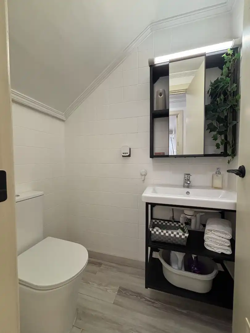 Baño de Casa adosada en venta en Mairena del Aljarafe con Jardín privado, Parquet y Terraza