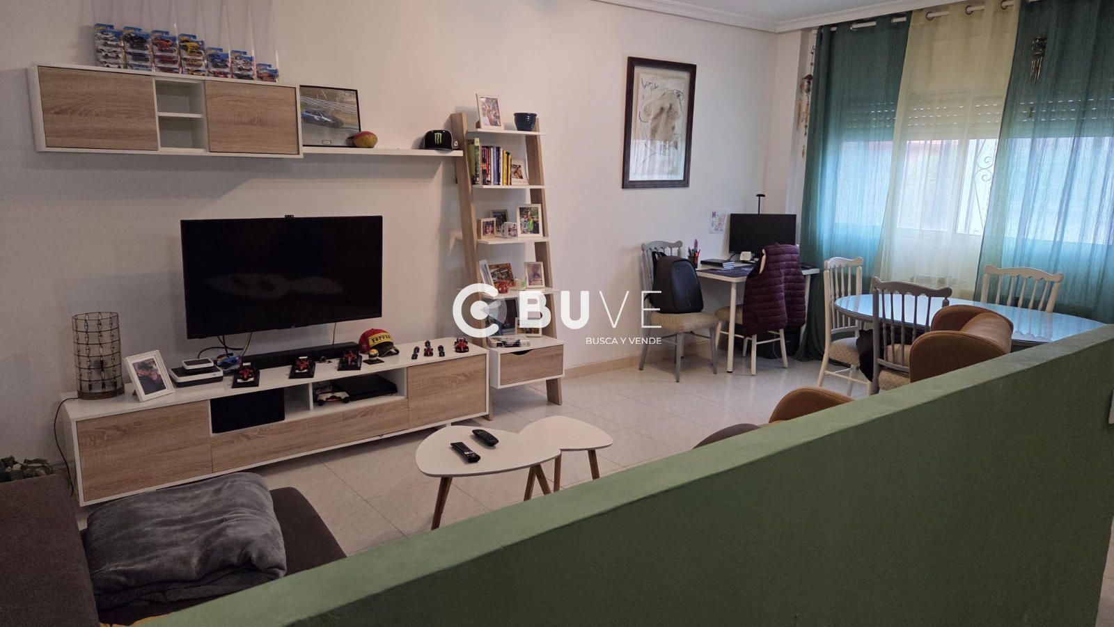 Sala d'estar de Casa adosada en venda en Bargas amb Aire condicionat, Calefacció i Terrassa