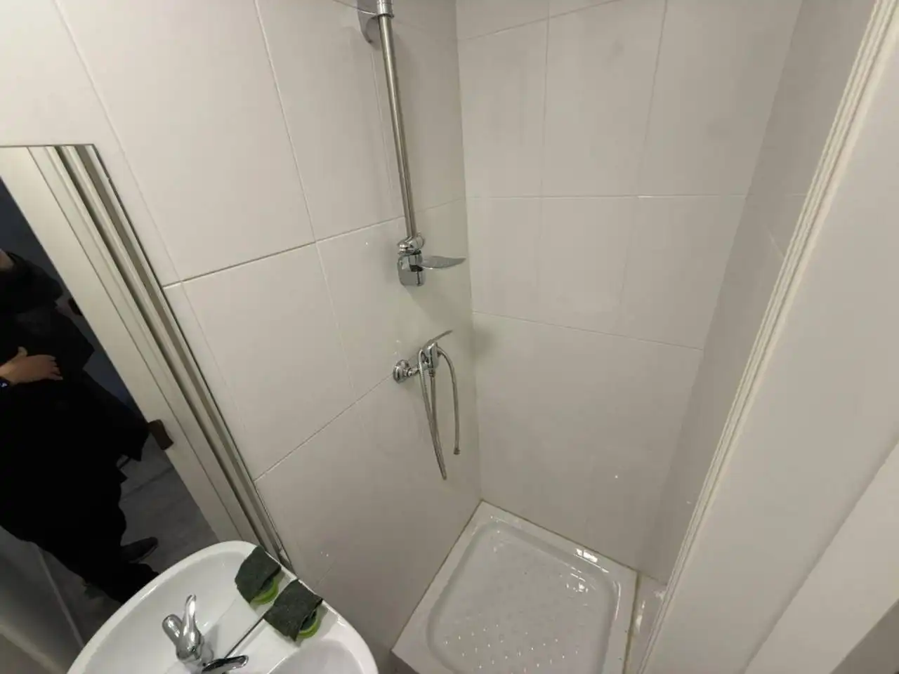 Bany de Local de lloguer en Sabadell amb Alarma