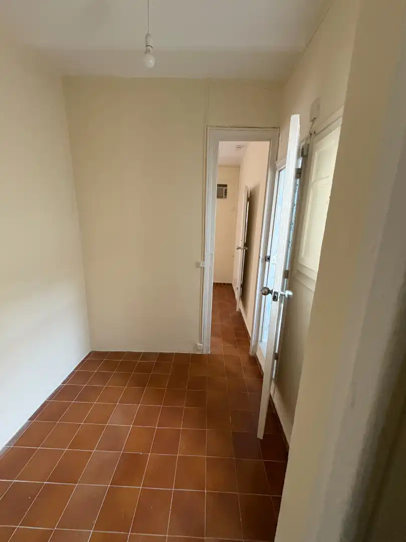Estudi de lloguer a Carrer de Còrsega, Vila de Gràcia