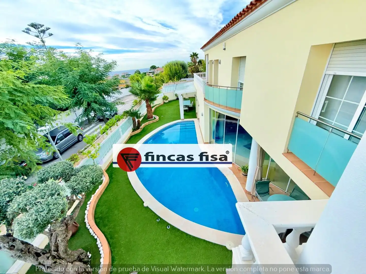 Vista exterior de Casa o xalet en venda en Premià de Dalt amb Aire condicionat, Calefacció i Jardí privat
