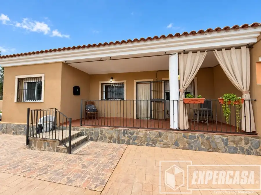 Chalet con piscina en venta en Casco Antiguo, imagen 5