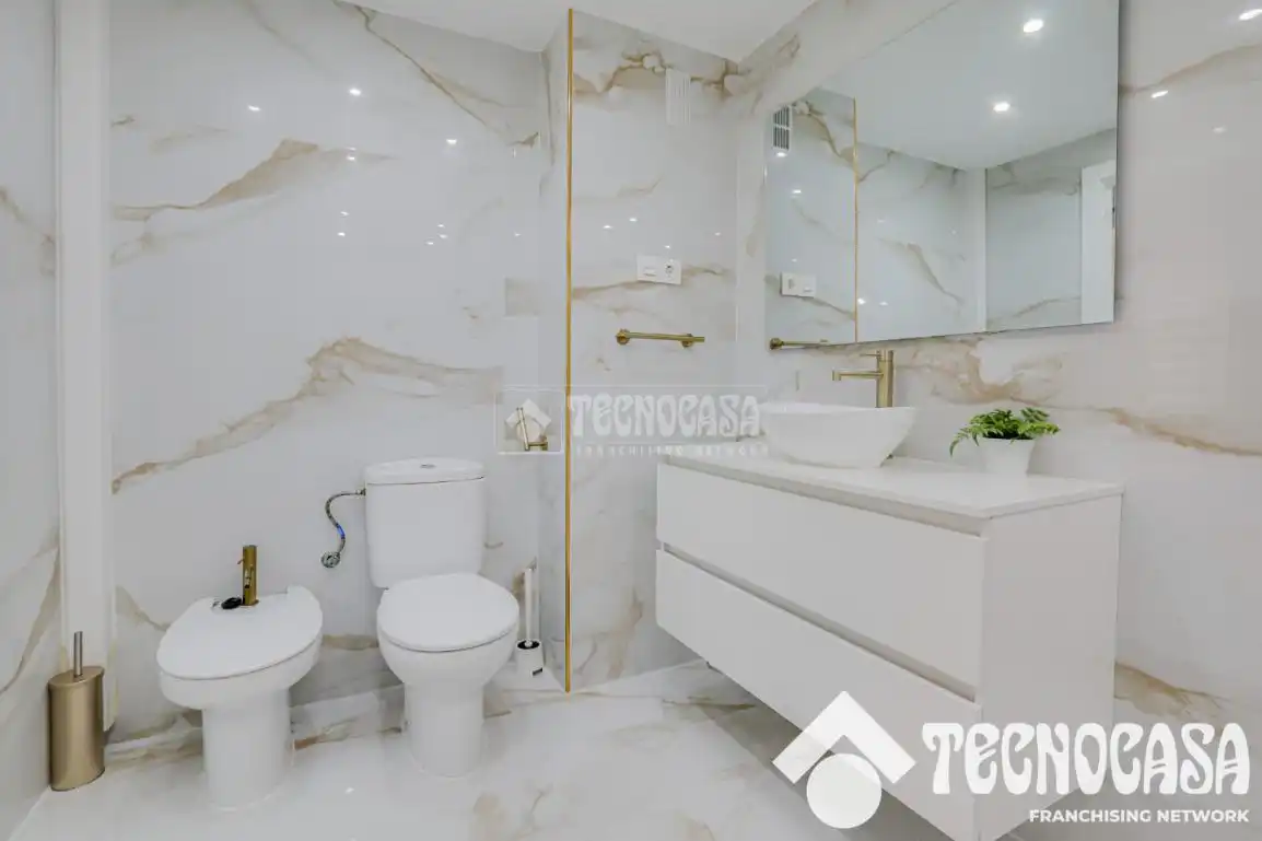 Baño de Piso en venta en Barcelona con Aire acondicionado