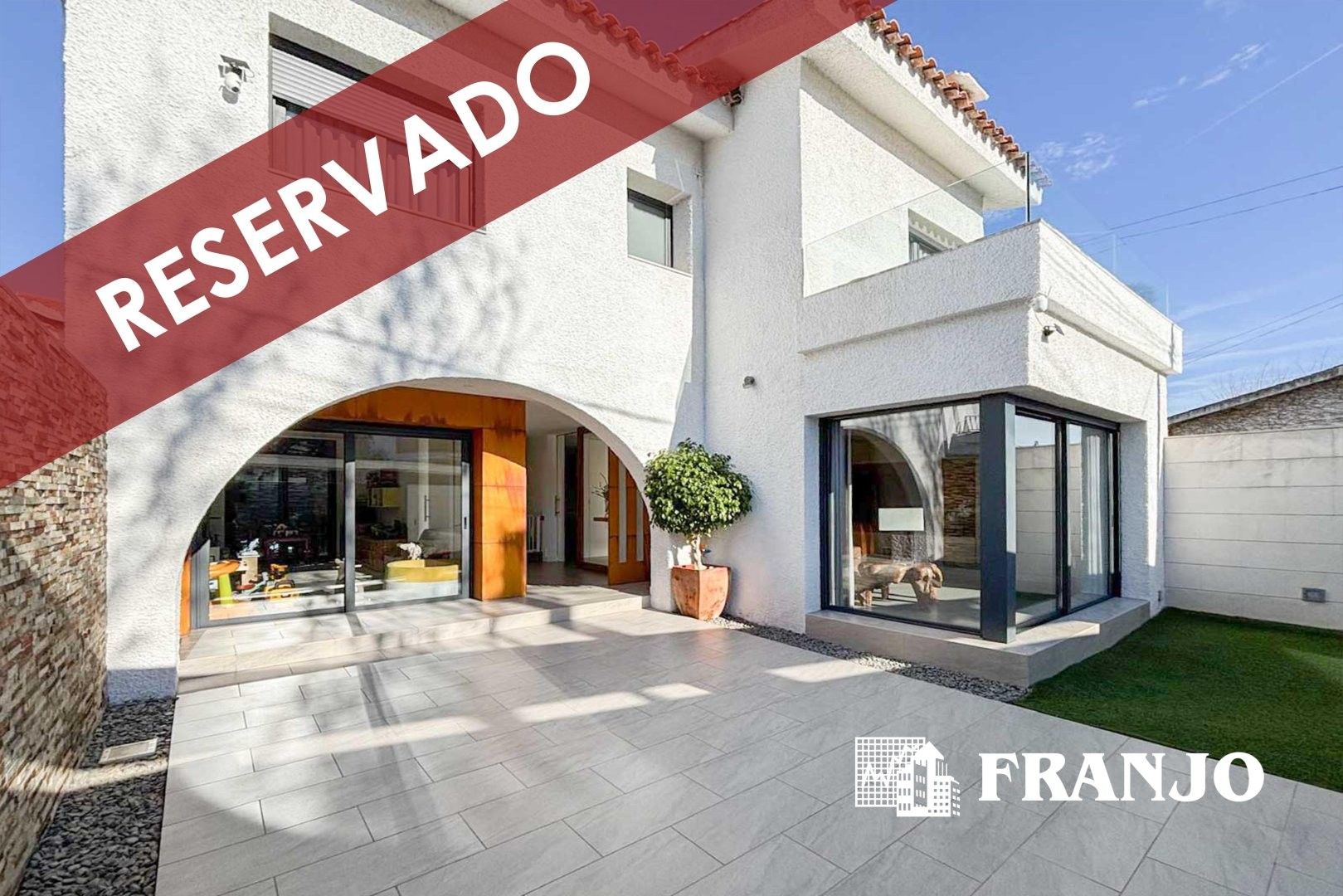 Vista exterior de Casa o xalet en venda en Cerdanyola del Vallès amb Aire condicionat, Calefacció i Terrassa