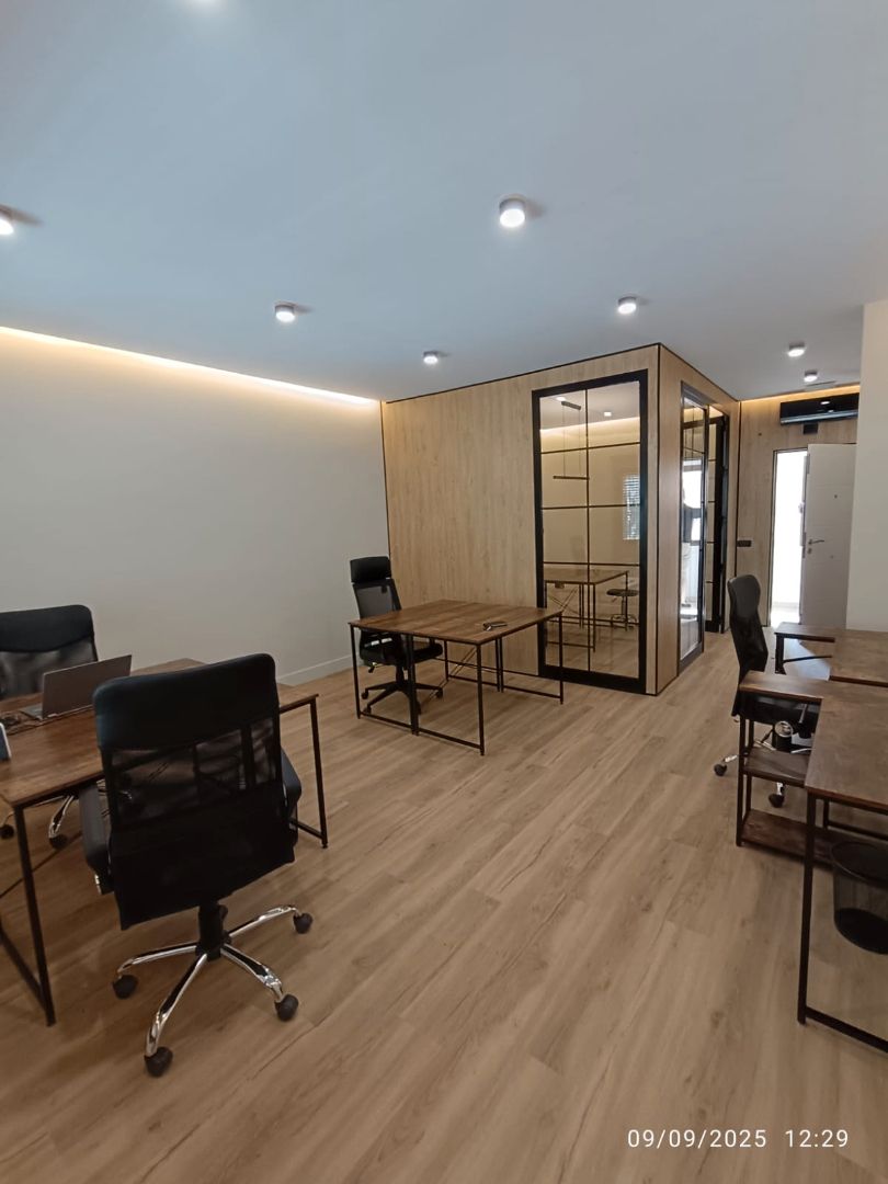Premises for sale in Marbella  with Air Conditioner, Heating and Parquet flooring