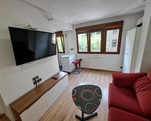 Living room of Apartment to rent in  Zaragoza Capital  with Air Conditioner, Parquet flooring and Furnished