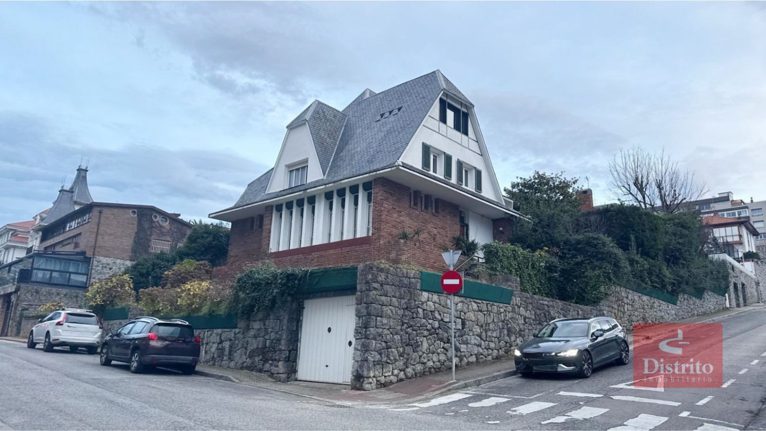 Vista exterior de Casa o xalet en venda en Santander amb Calefacció, Jardí privat i Traster