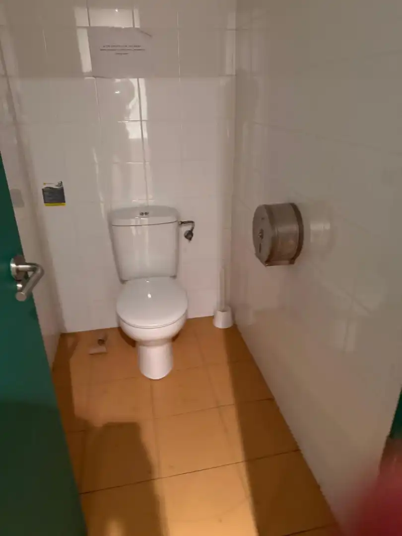 Badezimmer von Geschaftsraum zur Miete in Valladolid