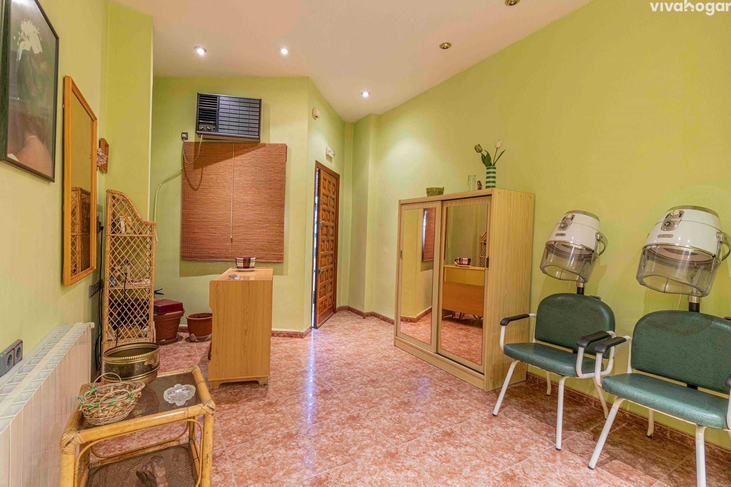 Premises for sale in  Madrid Capital