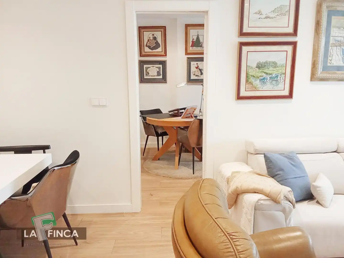 Wohnzimmer von Wohnung zum Verkauf in Oviedo  mit Heizung, Terrasse und Abstellraum