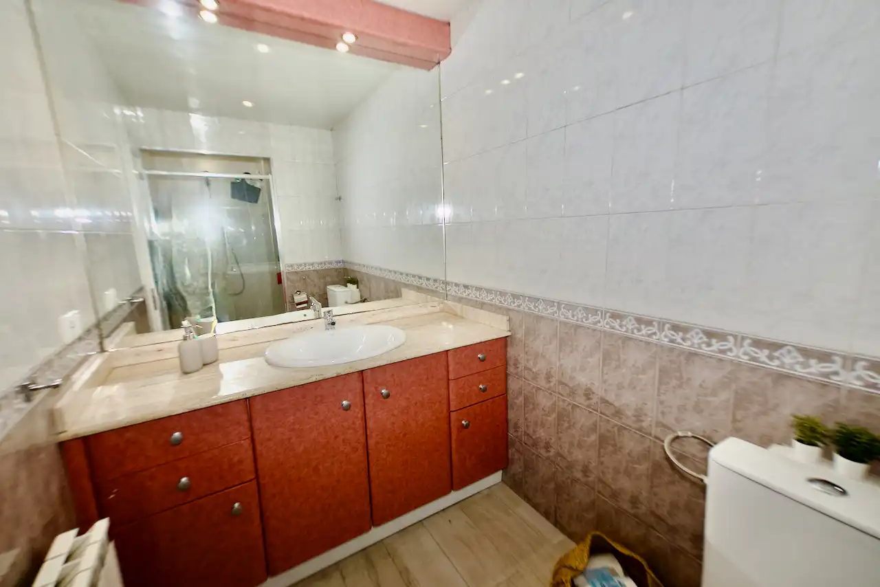 Badezimmer von Wohnung zum Verkauf in Terrassa mit Klimaanlage, Heizung und Parkett