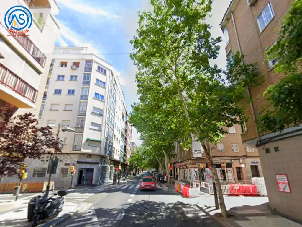 Flat for rent in Calle de Martínez Vargas, 2, Barrio Torrero