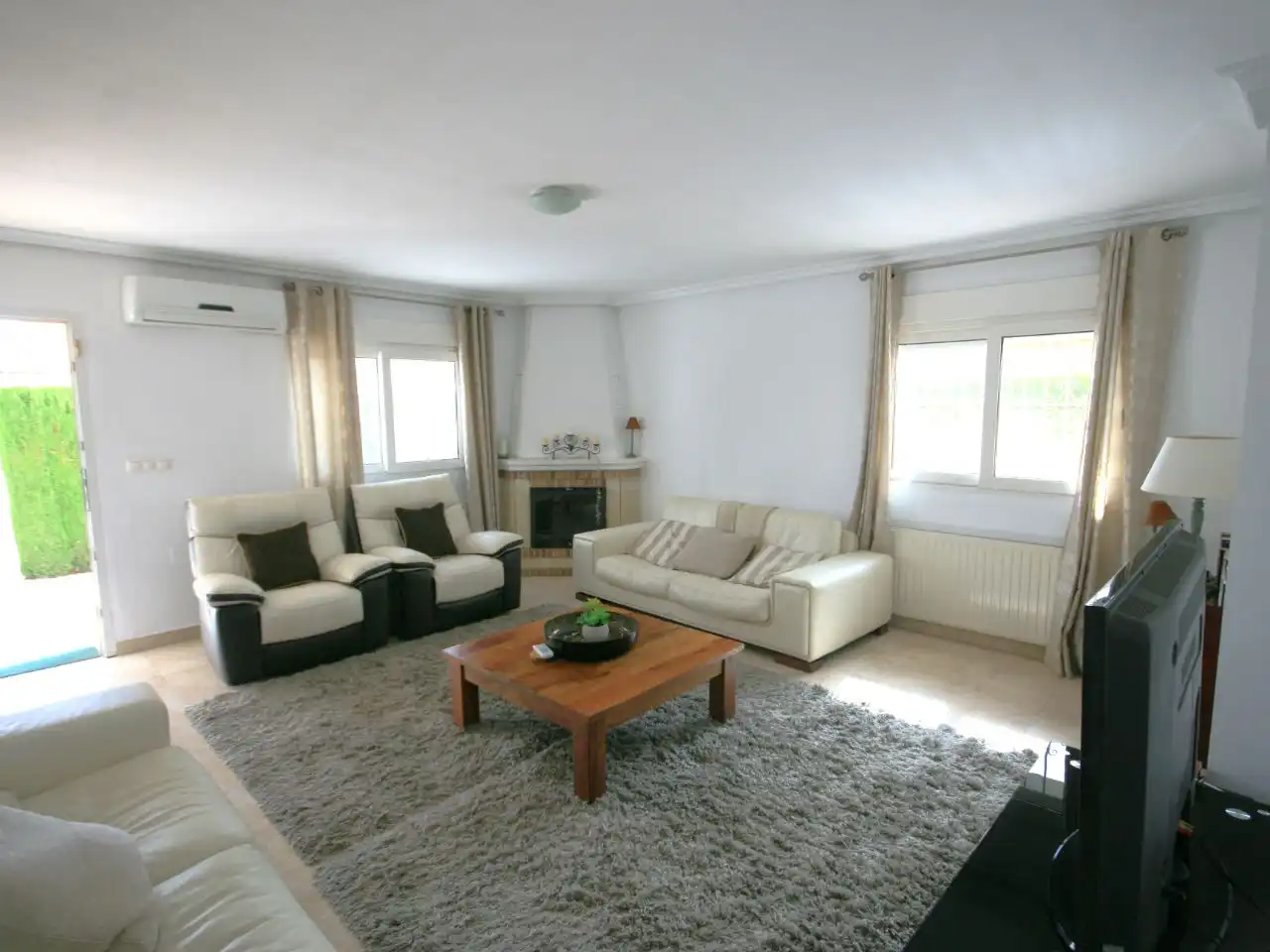 Sala de estar de Casa o chalet en venta en Orihuela con Aire acondicionado y Piscina