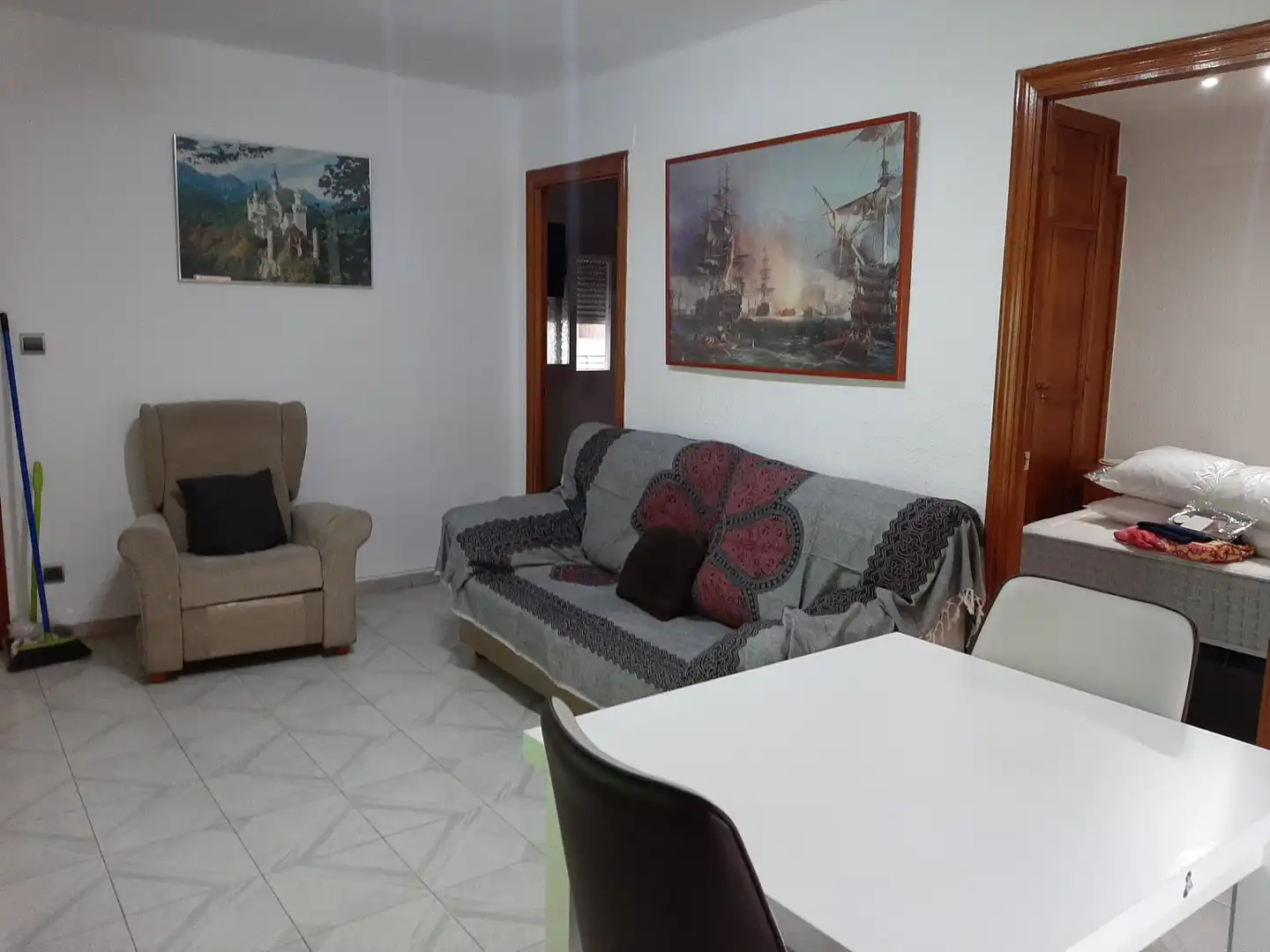 Sala d'estar de Pis de lloguer en Málaga amb Moblat, Rentadora i Microones