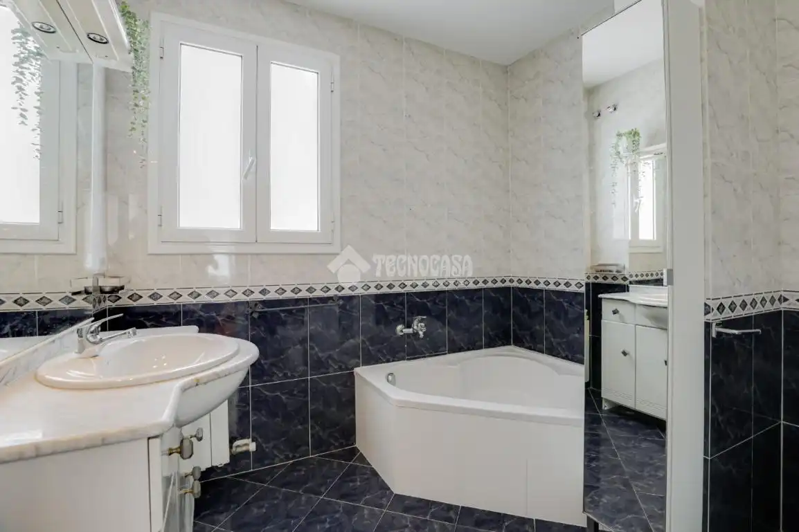 Baño de Piso en venta en Barcelona con Calefacción y Parquet