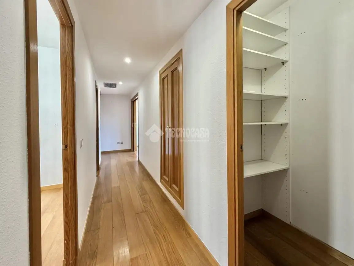 Flat for sale in Madrid  with Air Conditioner, Heating and Storage room