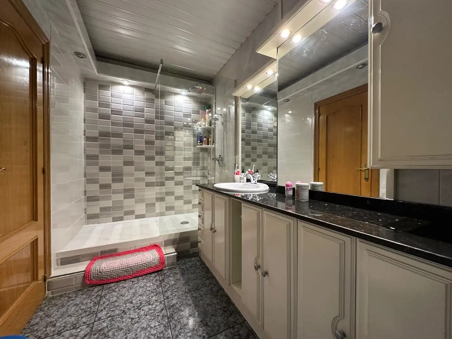 Bathroom of Flat for sale in Zona Industrial