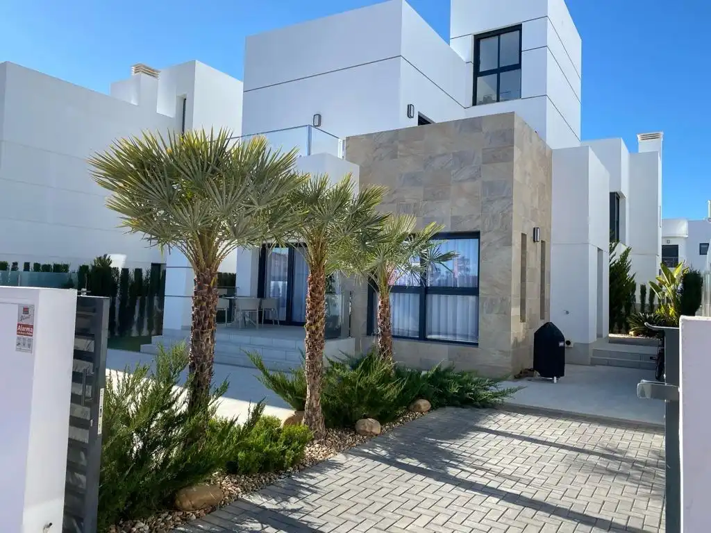 Chalet con piscina en venta en Rojales, imagen 2
