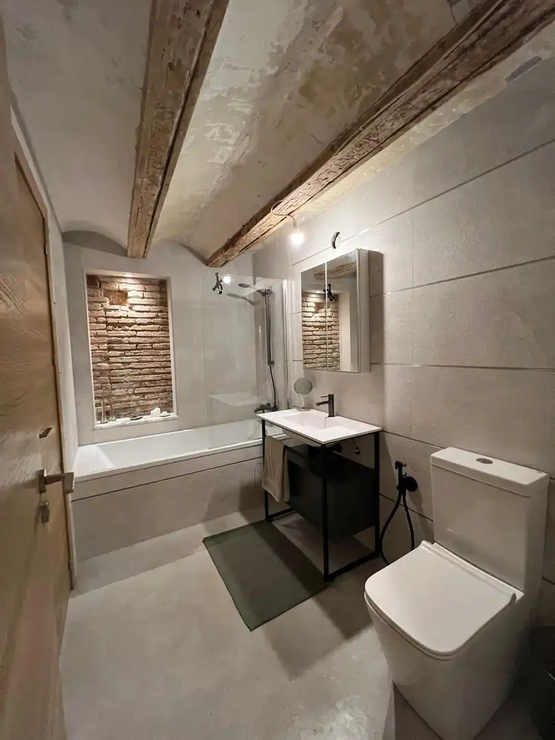 Bathroom of Ground floor for rent in Valencia  with Air Conditioner and Furnished