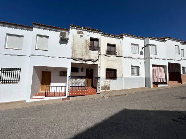 Casa adosada en Venta en C/ Granada en Cumbres Mayores