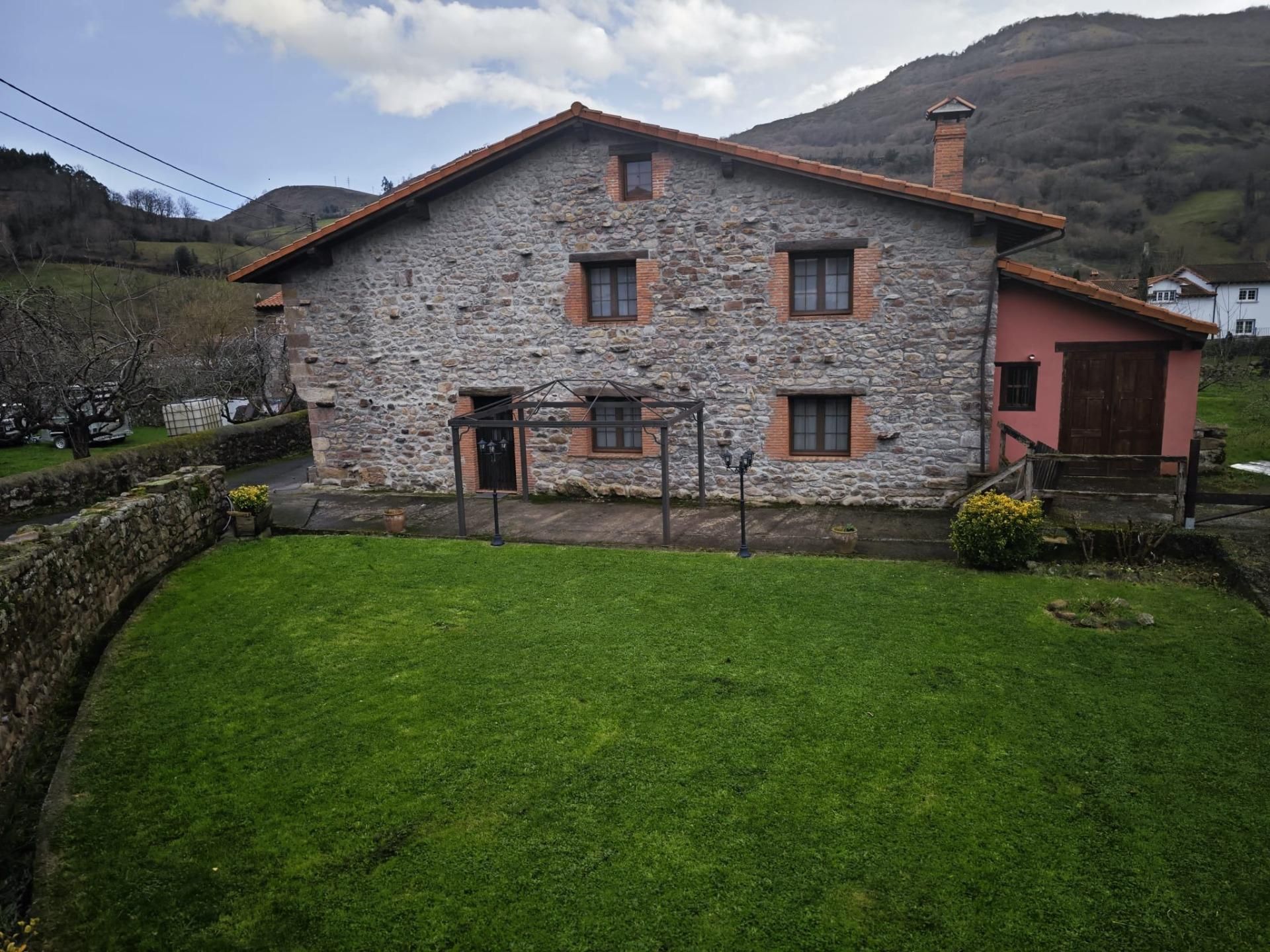 Exterior view of House or chalet for sale in Cieza (Cantabria)  with Private garden and Balcony