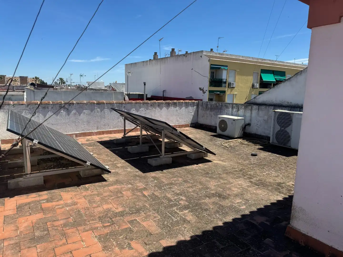 Terrassa de Casa adosada en venda en La Rinconada amb Aire condicionat, Jardí privat i Terrassa