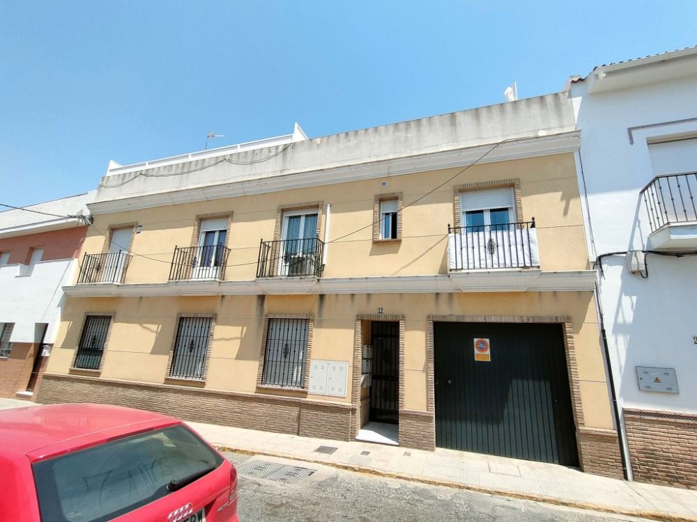 Vista exterior de Garatge en venda en Sanlúcar la Mayor
