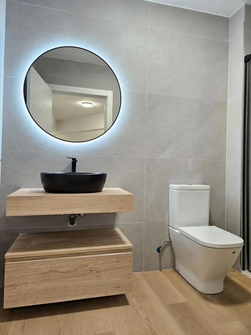 Baño de Piso en venta en Sestao  con Calefacción