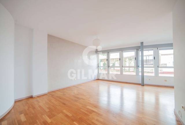 Piso en Alquiler en Calle Teodosio en San Lorenzo