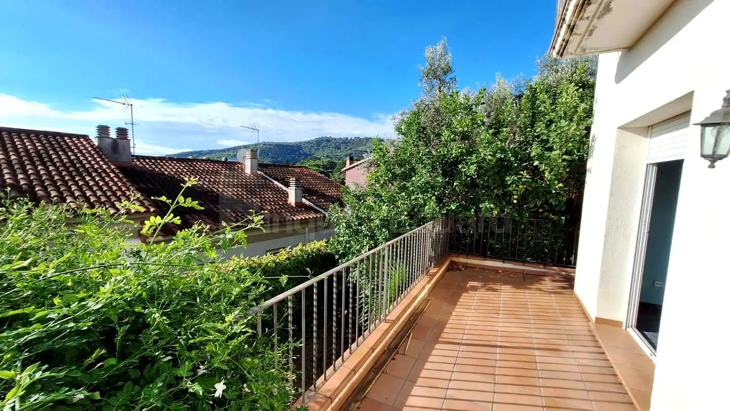 Maison mitoyenne avec jardin à vendre à Nucli Urbà, imagen 10