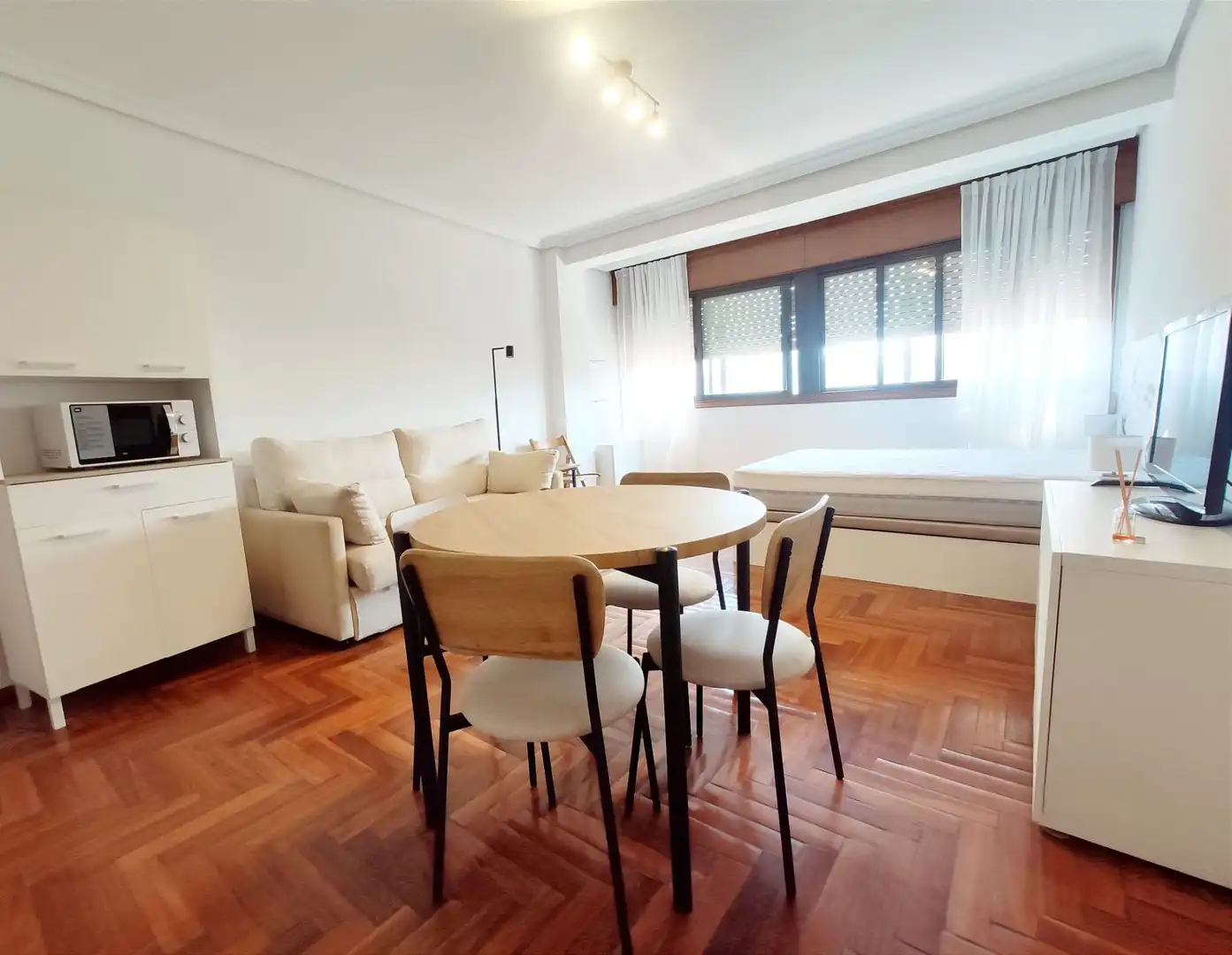 Living room of Apartments for rent in Vigo   with Heating and Furnished